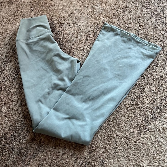 Flared Yogalicious Lux Leggings - Picture 4 of 4